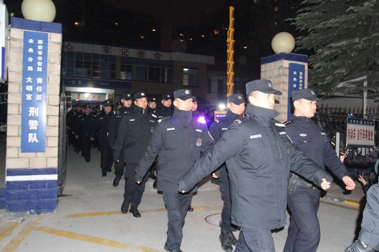 西安未央200名警力夜查,西安未央区联合执法突击检查