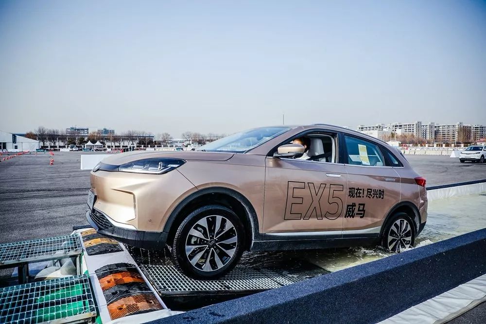 2020年造车新势力深度报告117页,2018造车新势力年终成绩单