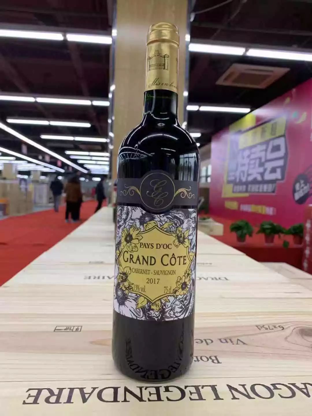 松江大型服装特卖,上海松江服装特卖