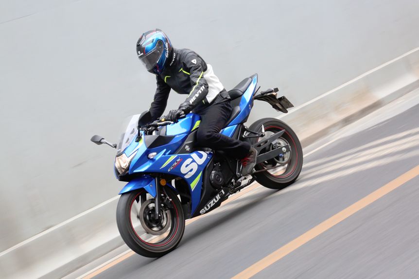 铃木骊驰250和豪爵gw250哪个好,豪爵铃木三兄弟配置对比表