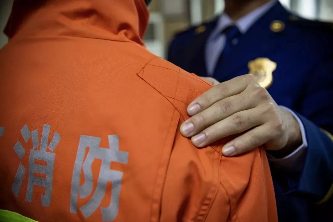 李铁消防员,消防员李铁