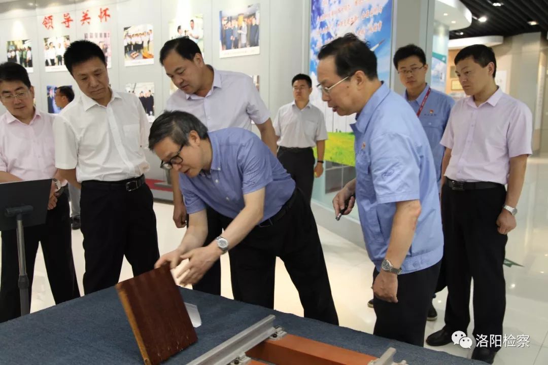 砥砺前行四十载风雨同舟七十年,砥砺前行四十年