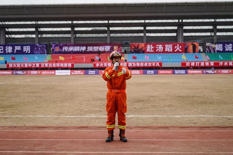 李铁消防员,消防员李铁