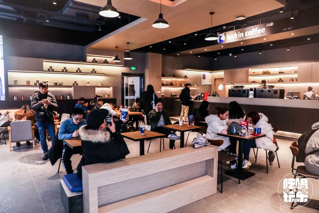 元旦新年就来2751YOLO城市广场，500元友阿购物卡免费送！