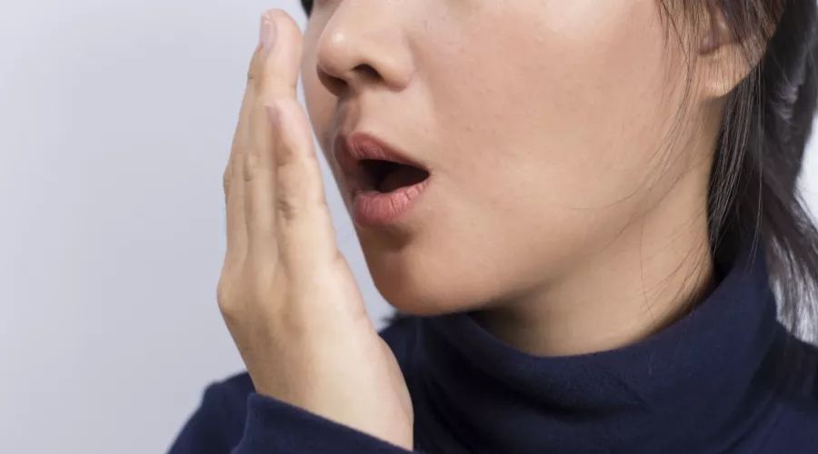 人口臭用什么办法去除,如何消除口臭以及口腔异味