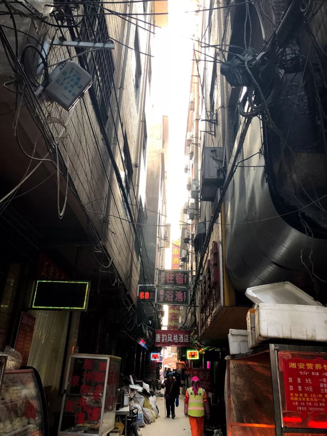 西安最文艺的街区,西安大雁塔下的城中村