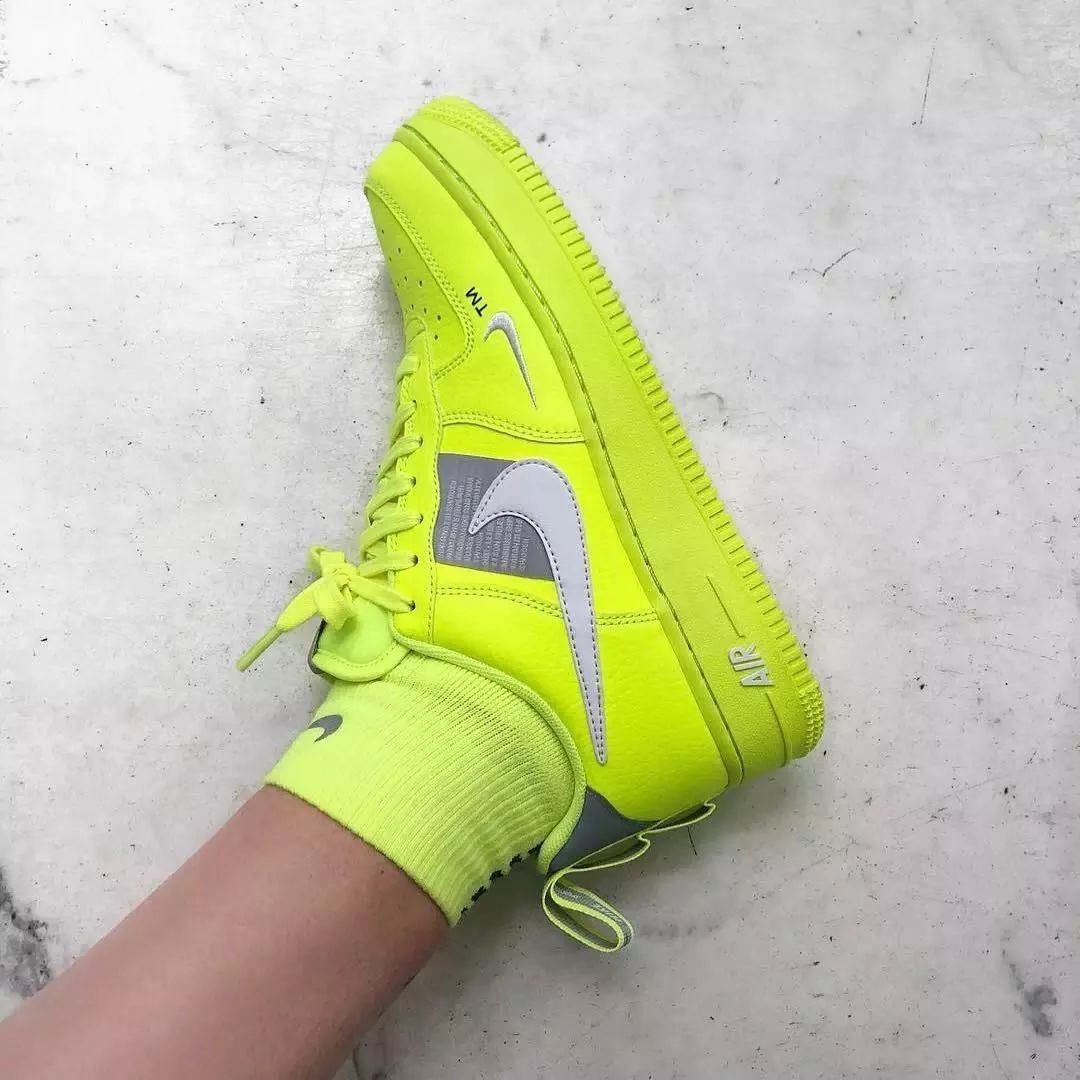 毒有瑕疵同意发货后悔怎么办,毒上面说有轻微色差是正品吗