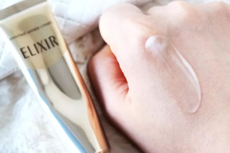 日本本土资生堂怡丽丝尔水乳测评,日本资生堂怡丽丝尔值得卖么