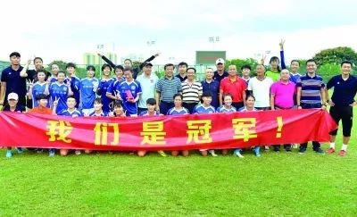 追梦！江汉大学女子足球队荣获时代楷模，武汉精神践行者（江大一周朋友圈）