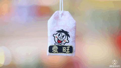 一个杯子100元,一个杯子100块钱