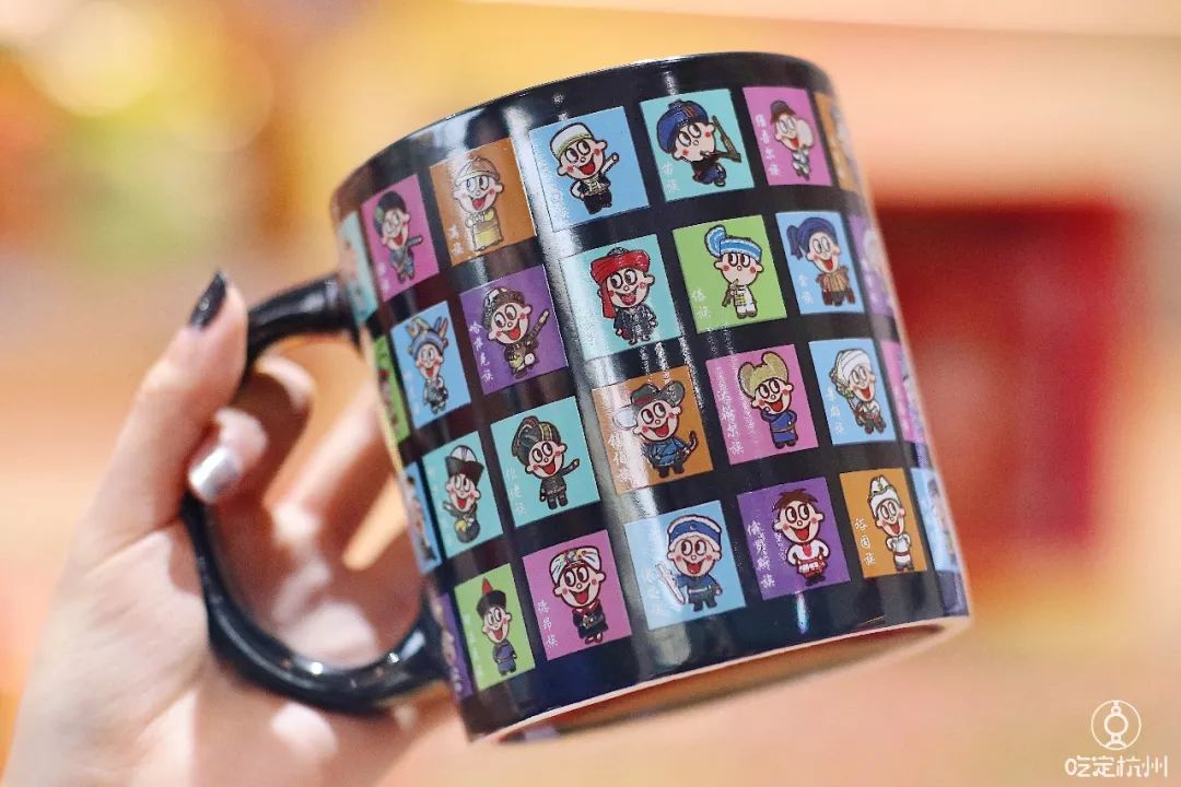 一个杯子100元,一个杯子100块钱