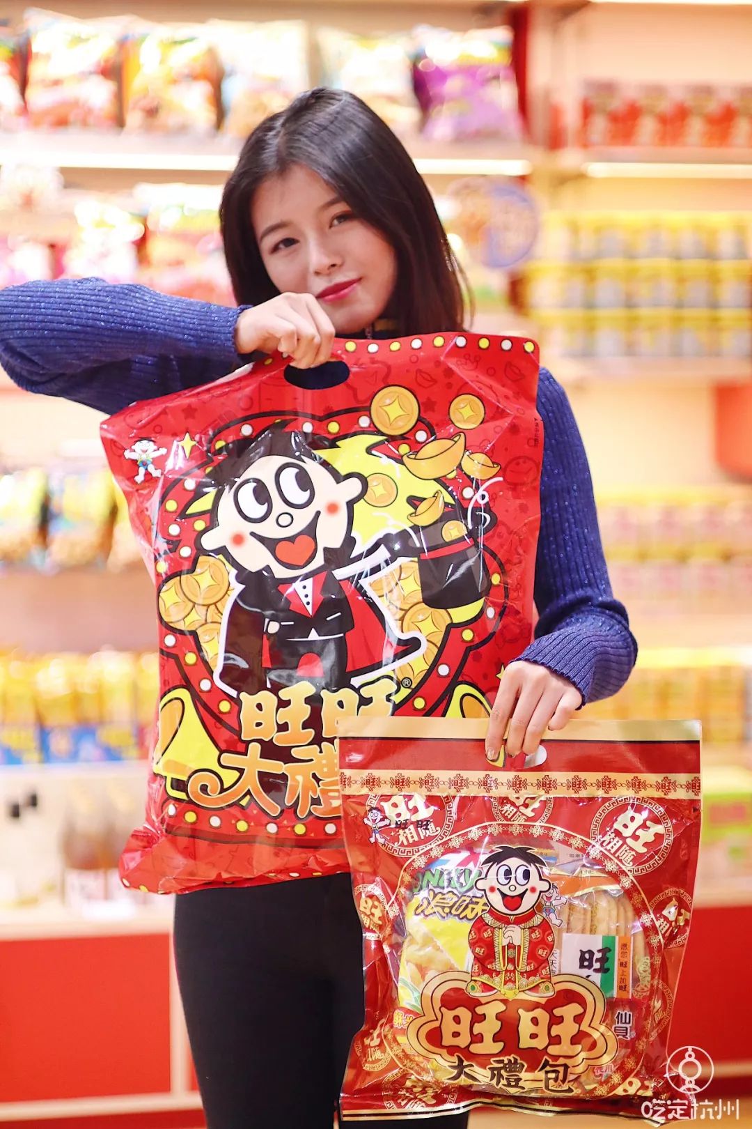 一个杯子100元,一个杯子100块钱