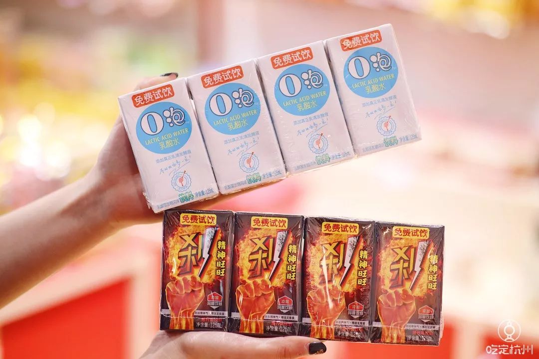 一个杯子100元,一个杯子100块钱