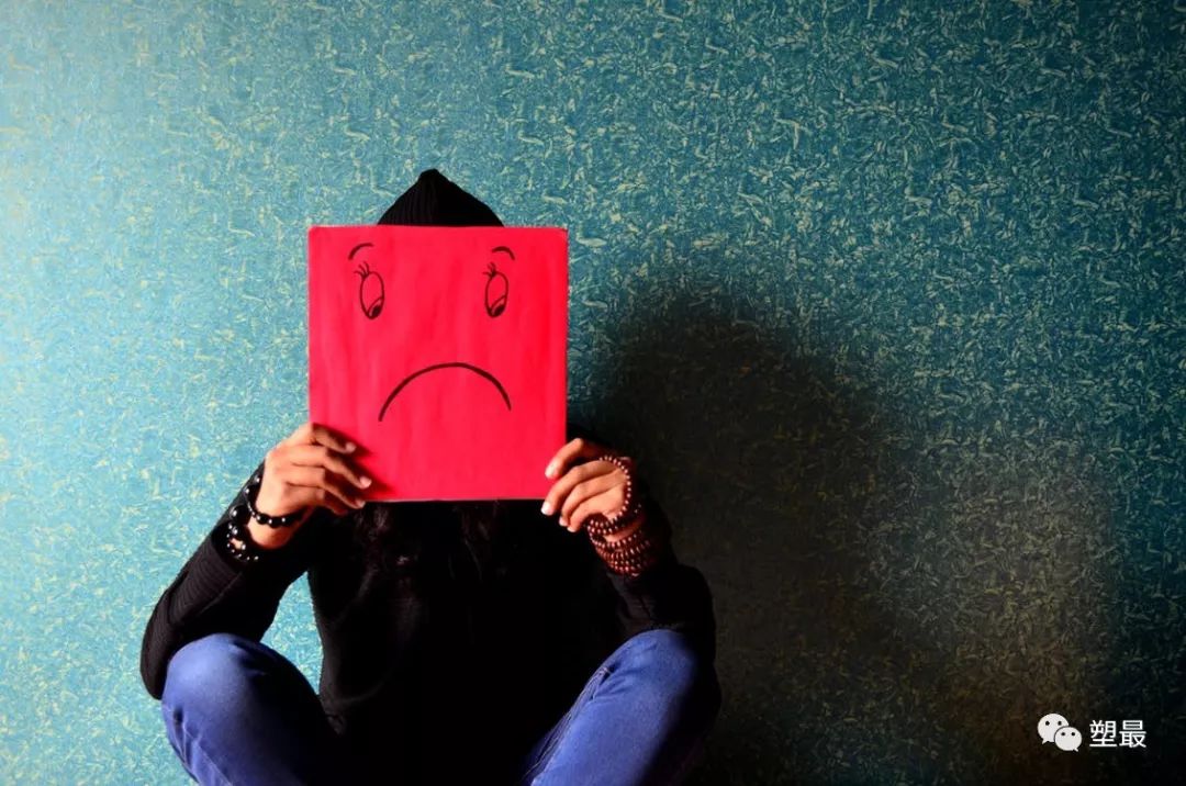 “儿子，你是不是喜欢男的？……如果是，我现在就把药喝了”