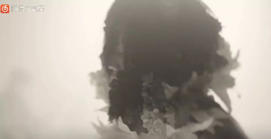 这首神曲背后的男人，其实是个孤独而闪耀的天才