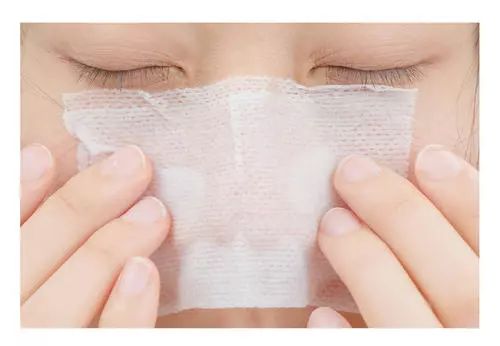 皮肤反复长闭口是什么原因,闭口痘痘反复长是什么原因