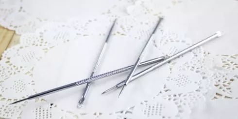 皮肤反复长闭口是什么原因,闭口痘痘反复长是什么原因