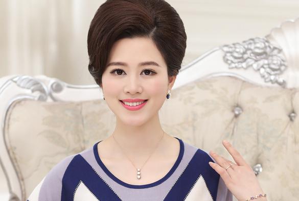 做中年女装模特,专做中年女装