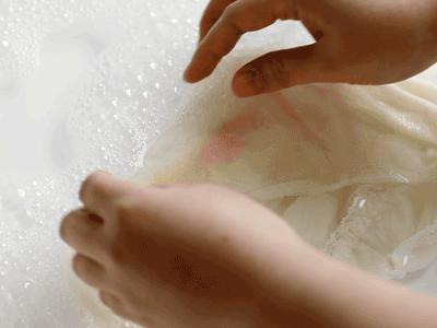 用洗衣液洗衣服最干净的方法,去除衣服毛絮的洗衣液