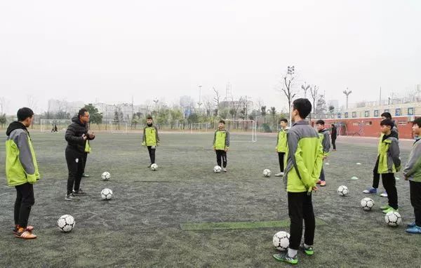 龙泉驿区龙泉二中足球,成都龙泉驿区同安中学足球