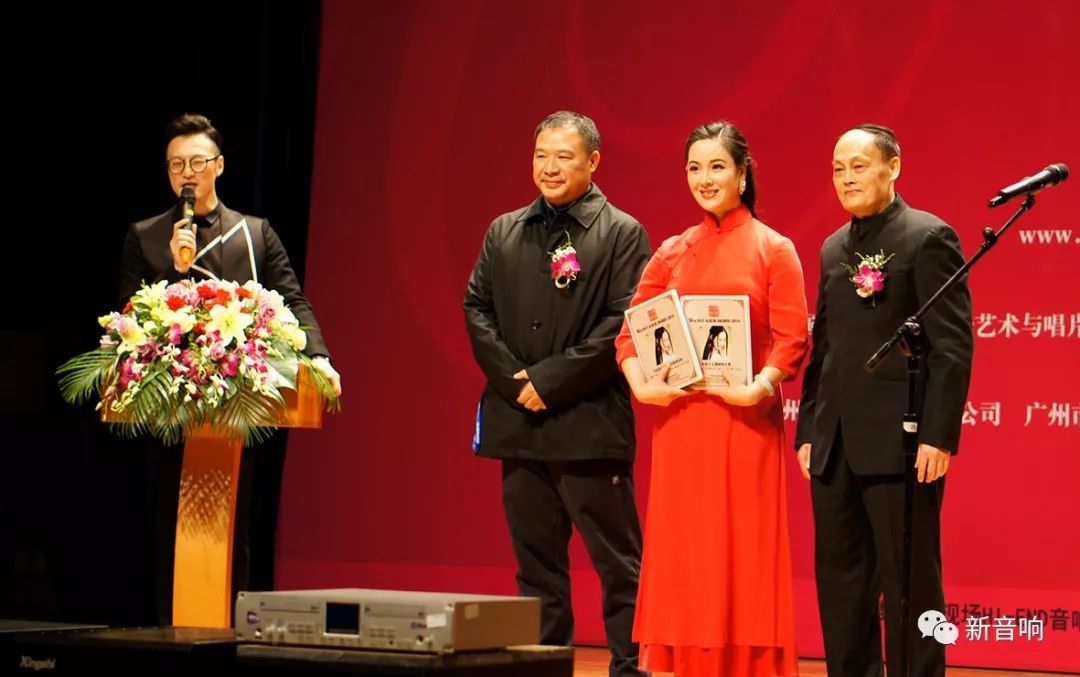 春华秋实谱写桃李华章,春华秋实谱新篇