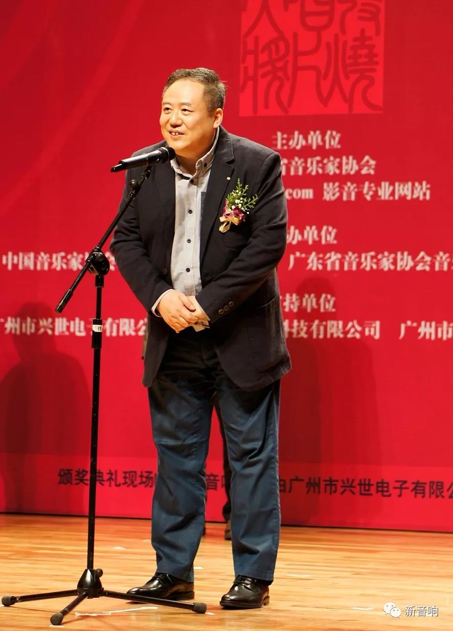 春华秋实谱写桃李华章,春华秋实谱新篇