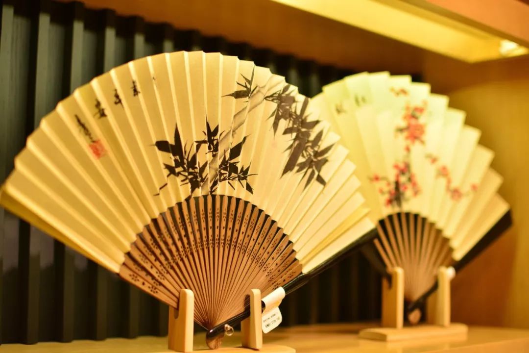 三十首顶级春节意境诗词,十首绝美春节诗词翻译
