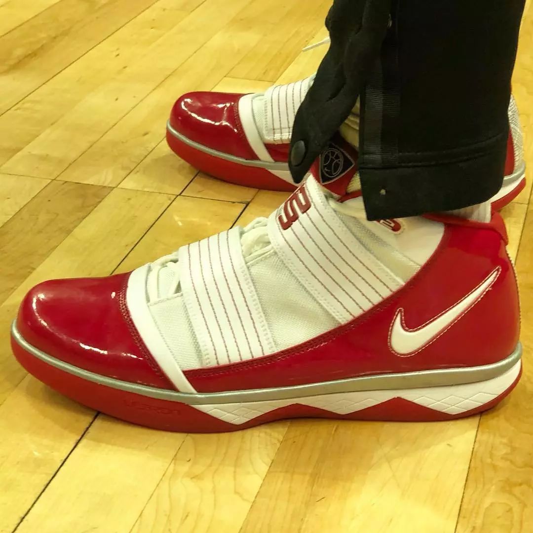 adidas历年新年限定鞋,今日球鞋上脚nba欧文