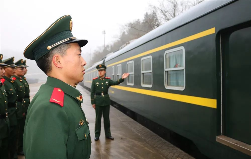 鍏竴闈掓槬鏂归樀鏂板叺,鍏竴闈掓槬鏂归樀鏂板叺鎺堟灙