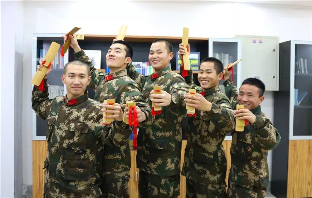 鍏竴闈掓槬鏂归樀鏂板叺,鍏竴闈掓槬鏂归樀鏂板叺鎺堟灙