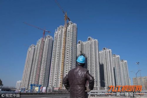 「117早安！九江」九江土壕阳台惊呆路人；打完麻药医生玩失踪；女员工街头集体跪地爬行；试卷现“鸡汤”提示语