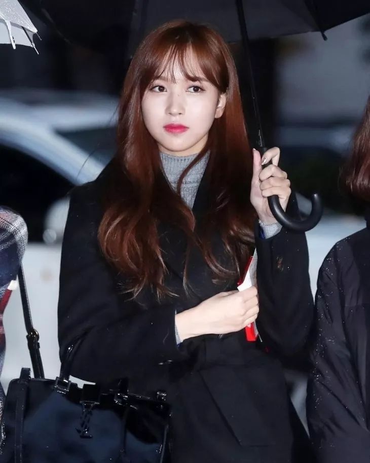 朴信惠耳线同款,朴信惠同款鞋是什么品牌