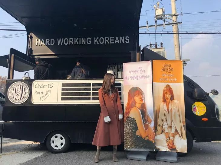 朴信惠耳线同款,朴信惠同款鞋是什么品牌