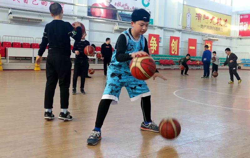 张掖市全民健身中心2019年青少年寒假培训开班授课