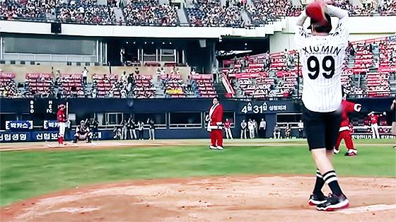 「EXO」「分享」190119被运动之神眷顾的男人——金珉锡就没有他不会的运动