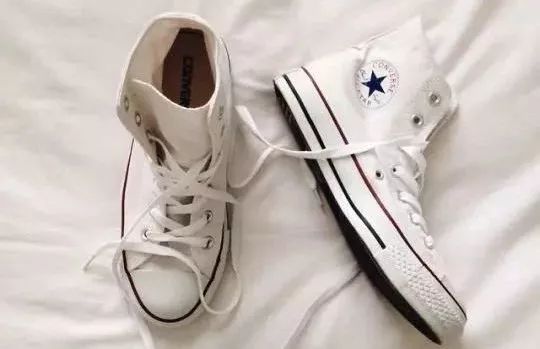 鞋子臭要用什么洗才不臭,鞋子有异味怎么办洗都洗不掉