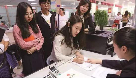 新电商法代购店主被罚,电商法假货会多倍赔偿吗