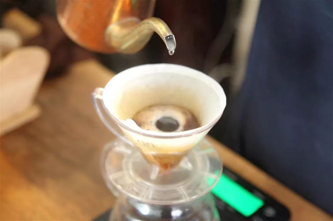 手冲滤杯过程,冲滤杯怎么挑选