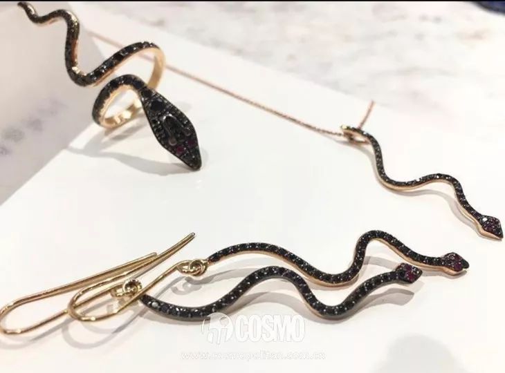 欧阳娜娜配饰,欧阳娜娜的配饰