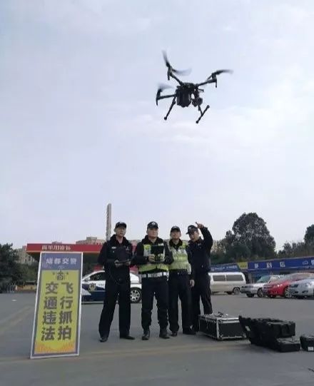 成都限号电子眼抓拍违章,成都交警无人机抓拍