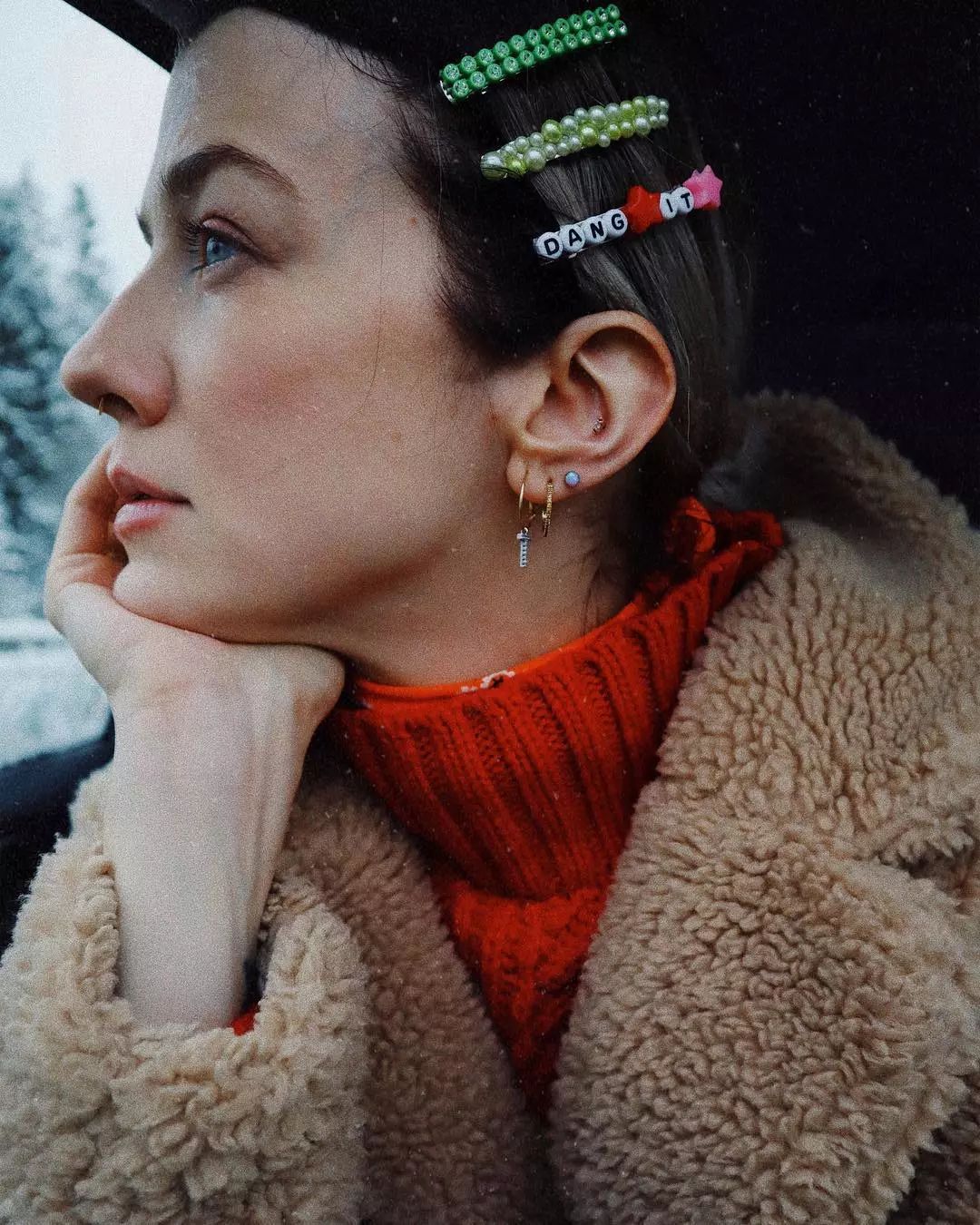 我最近｜不戴Bra都没关系，不戴发夹不能出门……