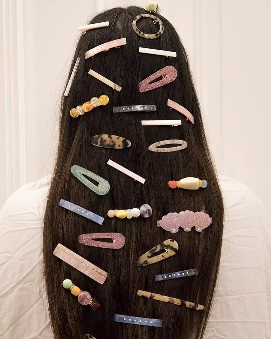 我最近｜不戴Bra都没关系，不戴发夹不能出门……