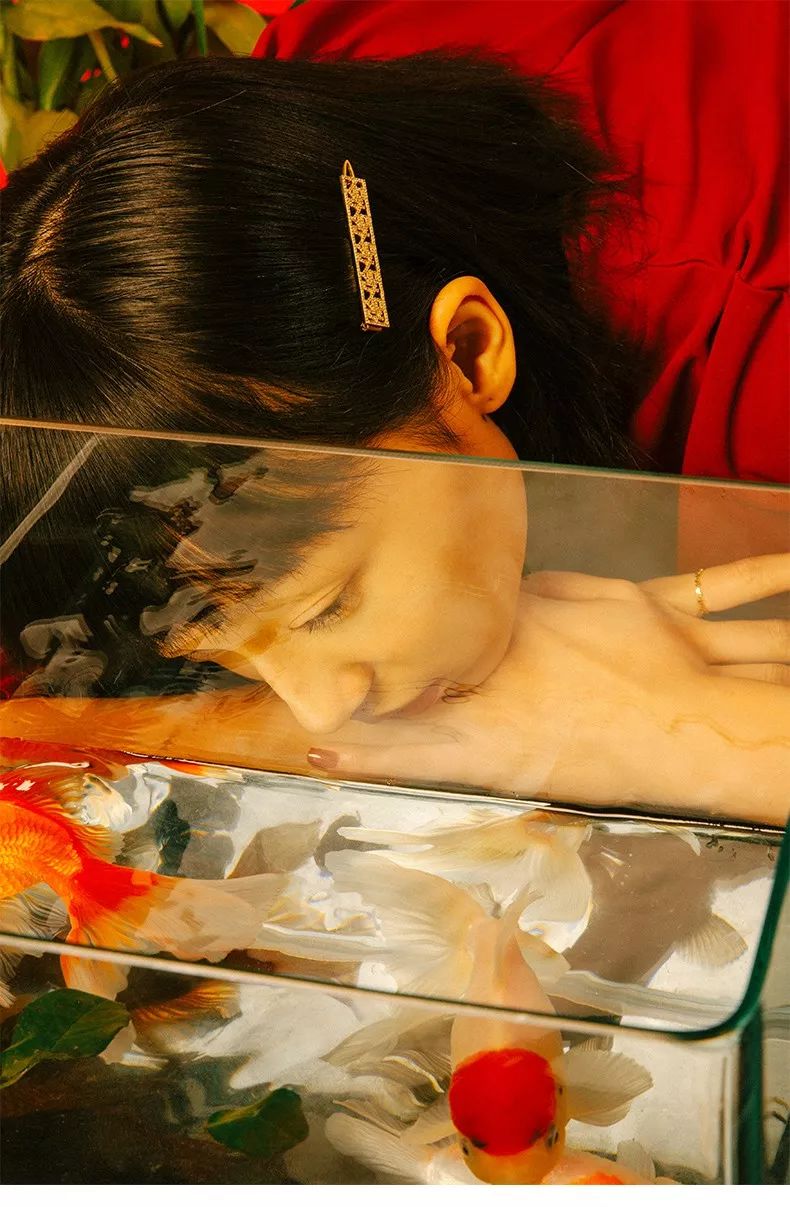 我最近｜不戴Bra都没关系，不戴发夹不能出门……