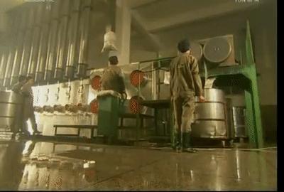 为什么塑料瓶可以卖钱,塑料瓶和塑料袋能做衣服用吗