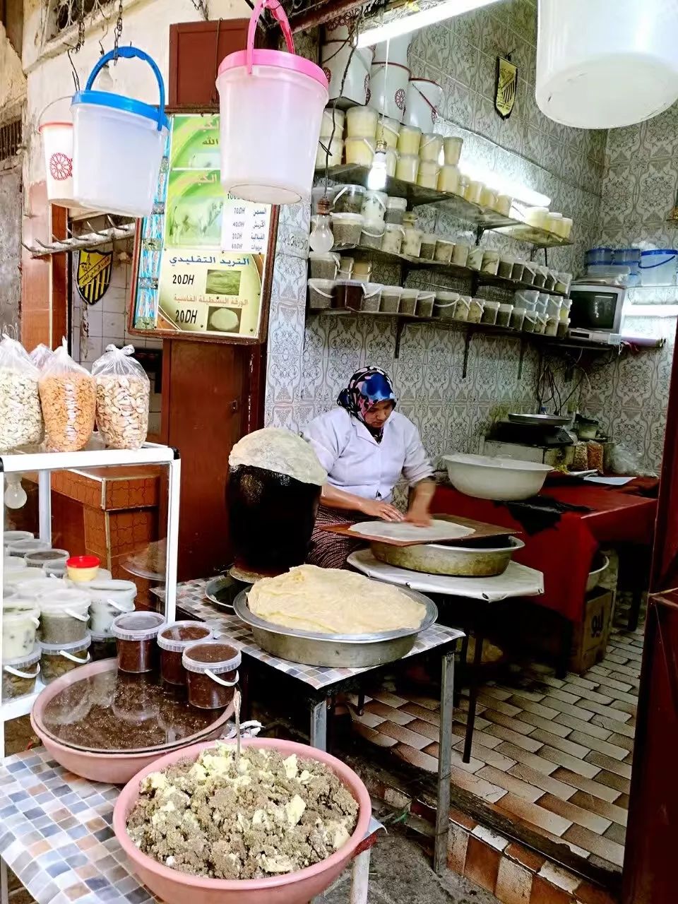 这座城是“好色”者的天堂，带上相机，并且谨慎！