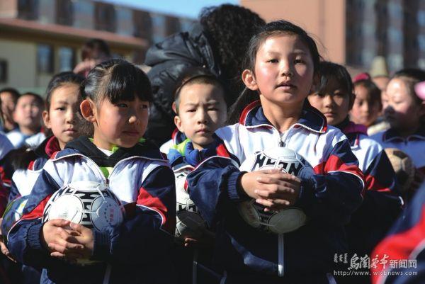 加快体育产业发展,加快体育产业发展促进体育消费