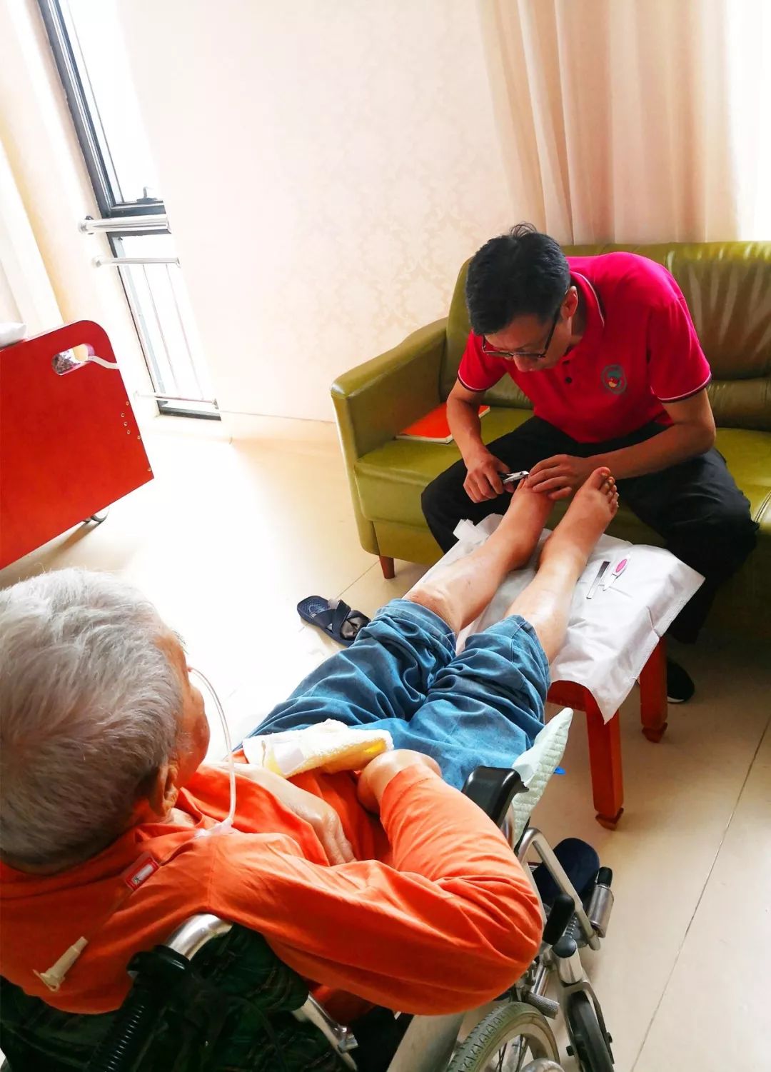 Ⓜ会企传真丨北京福建企业总商会常务副会长詹阳斌企业北京民众护理院一周年庆典暨“护理员培训基地”揭牌仪式在京举行