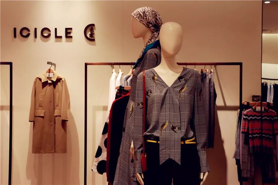 过年怎么穿才能震撼别人,过年这样穿很好看