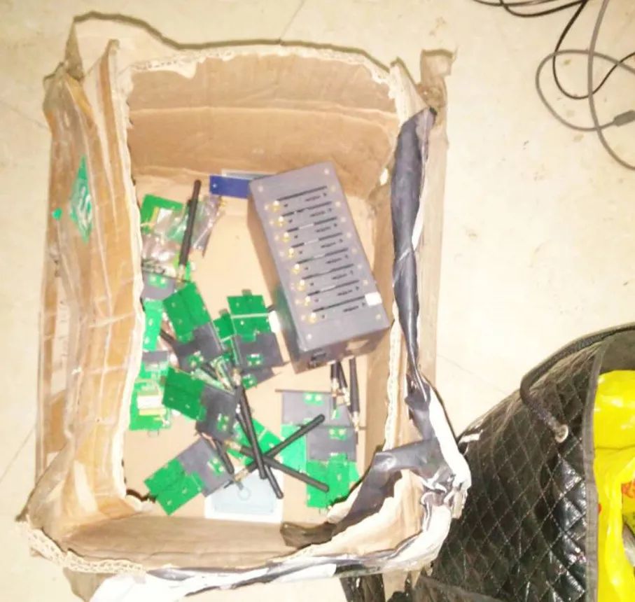 鏄ㄥぉ鏅氫笂鎵嬫満鍗＄獊鐒舵病鏈変俊鍙蜂簡,鎵嬫満涓嶅皬蹇冩帀浜嗙獊鐒朵俊鍙蜂笉濂戒簡