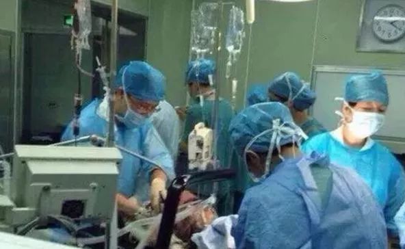 杭州高三女生3个月只吃黄瓜！结果出事了！妈妈泪崩：怎么劝都不听